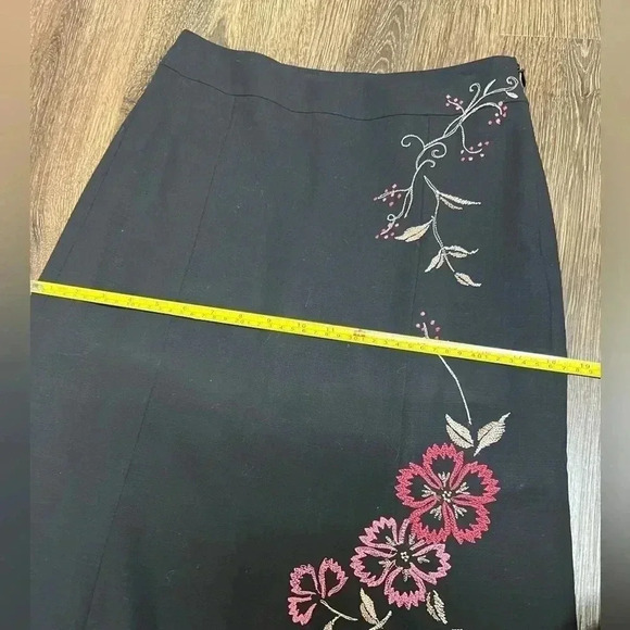 Ann Taylor LOFT embroidered skirt Sz‎ 0 - Picture 4 of 6
